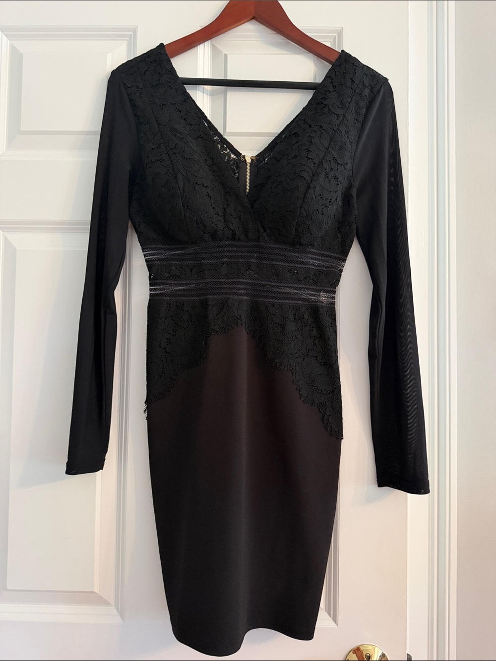 Black Floral Lace Long Sleeve Cocktail Dress with Gold Zipper size M
